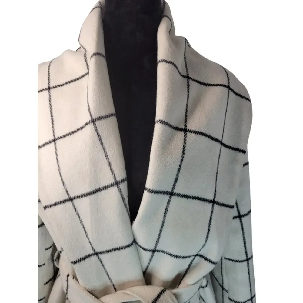 Chic White & Black Plaid Wrap Coat – Timeless Elegance Meets Modern Style - Picture 3 of 4